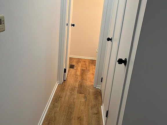5th image of 4162 Brentwood Ln