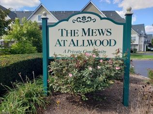 44 Collura Ln #J073, Clifton, NJ 07012