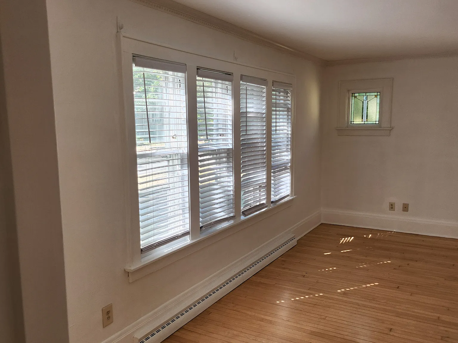 2 bed, 1050 sqft, $1,300 — Photo 2