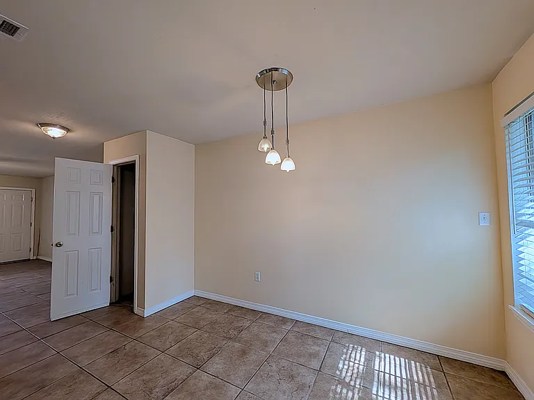 1114 Howell Rd #A — Photo 3