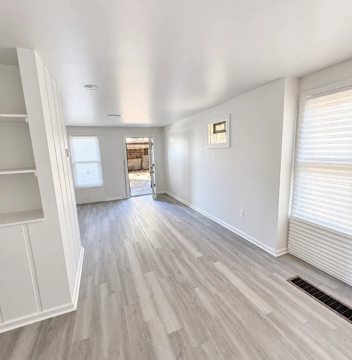 6511 Lansing Ave — Photo 1