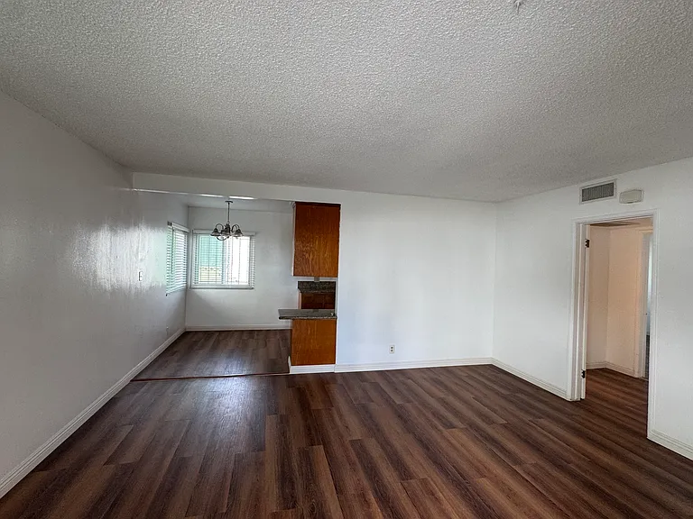212 E Tamarack Ave #6 — Photo 23