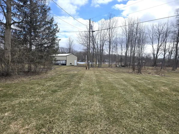 10631 Maple Dr, Riverdale, MI 48877