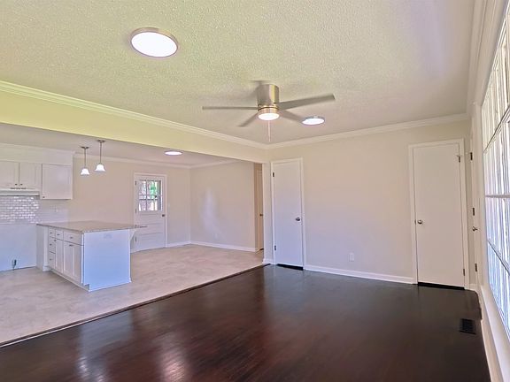 4th image of 706 Brighton Ave