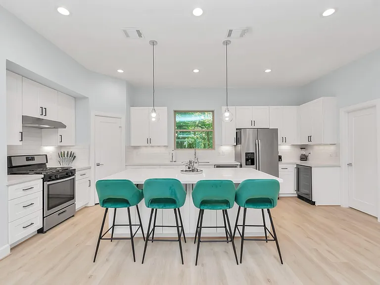 3310 Pease St #0 — Photo 3
