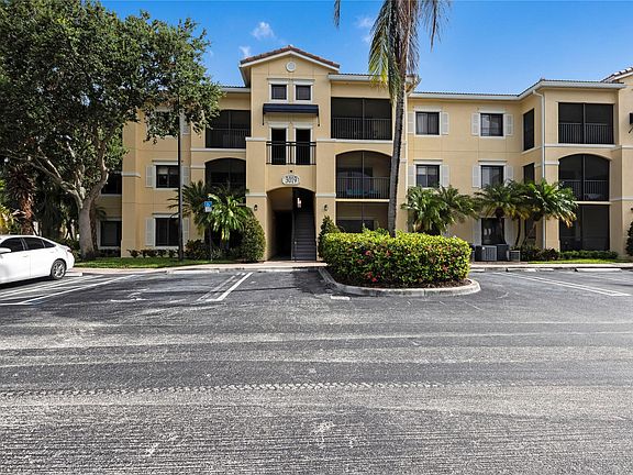 3rd image of 3019 Alcazar Place #307