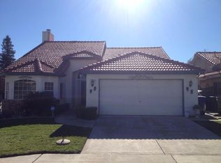 1056 Robinson Ave, Clovis, CA 93612