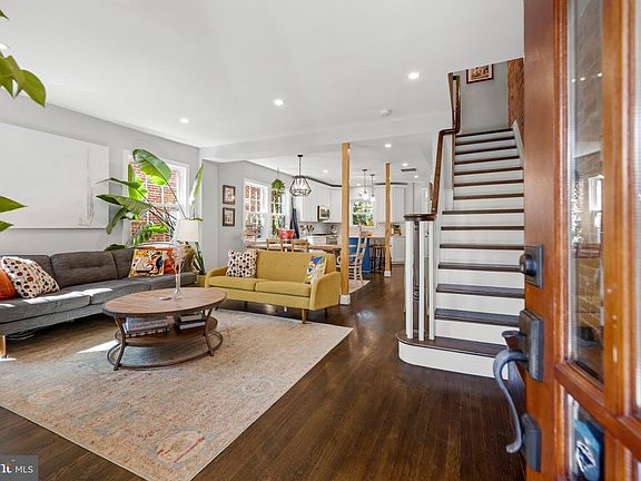 4th image of 1319 Sheridan St NW