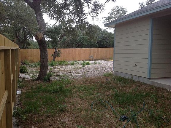 5th image of 2414 Country Oaks Cir