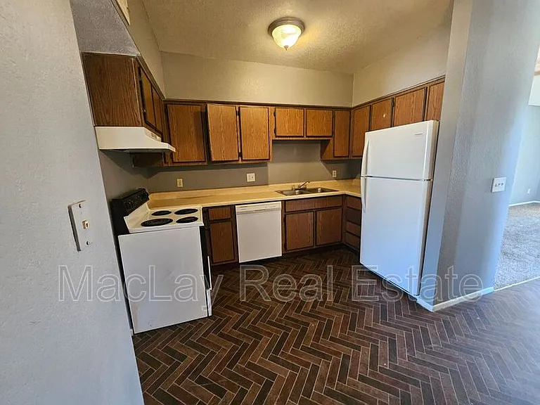 2801 E Monte Cristo Ave #201 — Photo 5