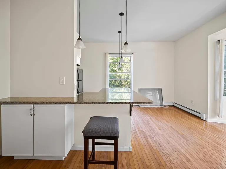 38 Pleasant St #6 — Photo 18