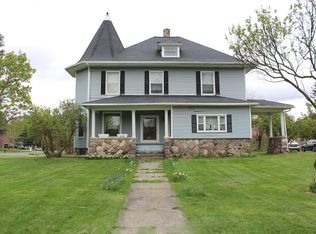 207 Robinson Rd, Jackson, MI 49203