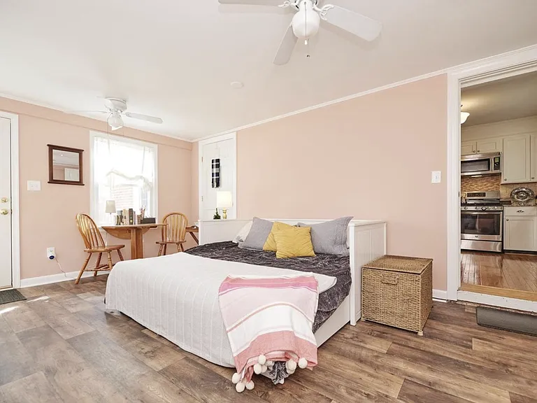 1209 Stafford Ave — Photo 17