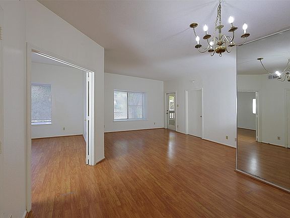 3rd image of 2209 S Braeswood Blvd APT 32C