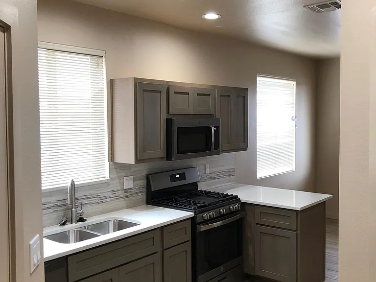 5512 Buglo Ave NW — Photo 6
