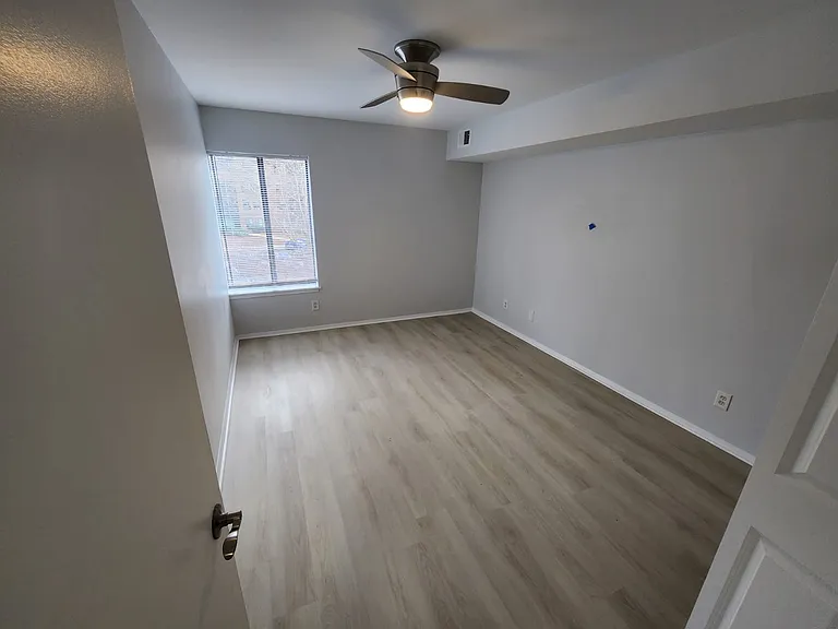 11319 Commonwealth Dr #102 — Photo 20
