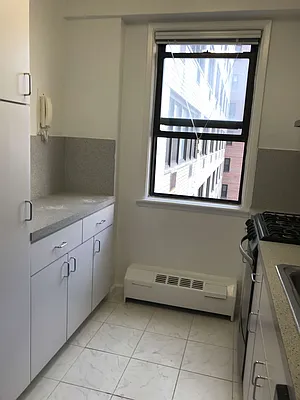 Rented by Metropolis Real Estate of Manhattan | media 16