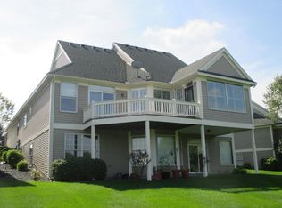 9960 Wellington Ln, Woodbury, MN 55125