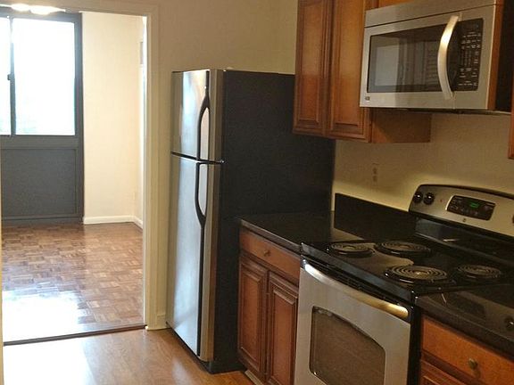 2nd image of 7420 Westlake Ter APT 806