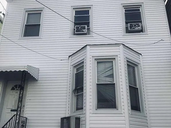 215 William St, Harrison, NJ 07029