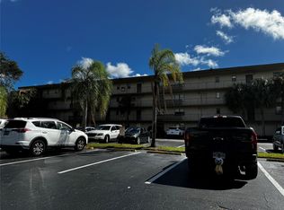 9300 SW 8th St APT 401, Boca Raton, FL 33428