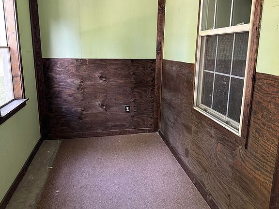 2nd image of 351 E Main St