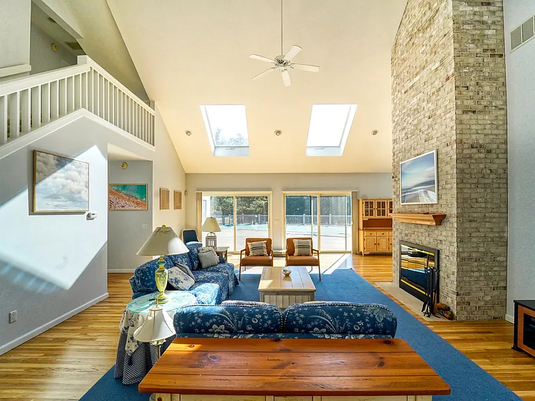 7 Plume Grass Way — Photo 4
