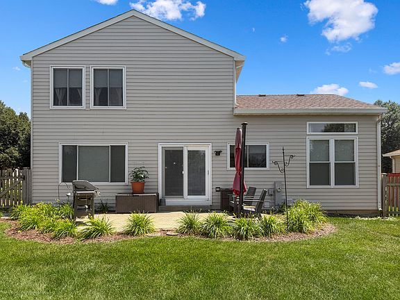 2nd image of 124 Periwinkle Ln