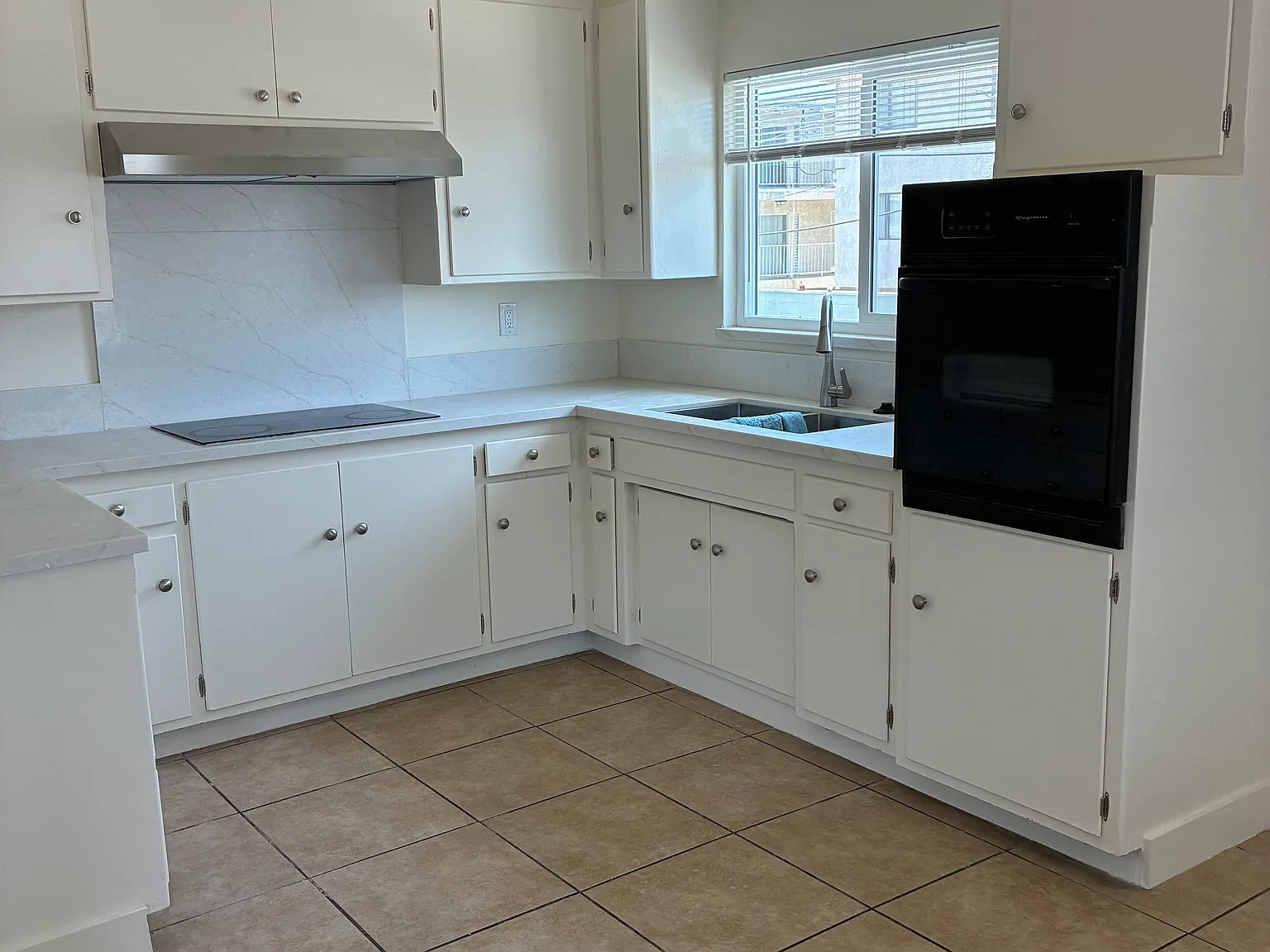 2 bed, 900 sqft, $2,295 — Photo 4