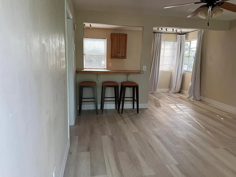 15 N Ocean Ln #3 — Photo 6