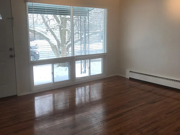 2244 S Circle Dr — Photo 4