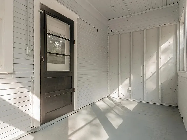 2025 F St #1 — Photo 11