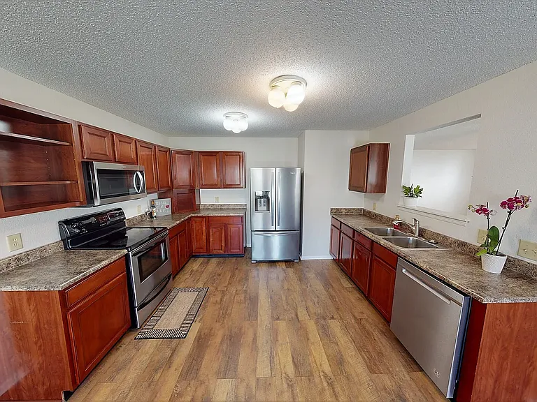 15312 Beam St — Photo 10