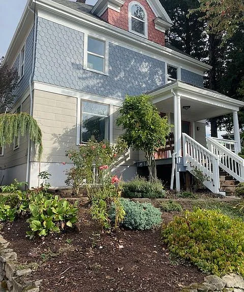 307 NE Graham St — Photo 34
