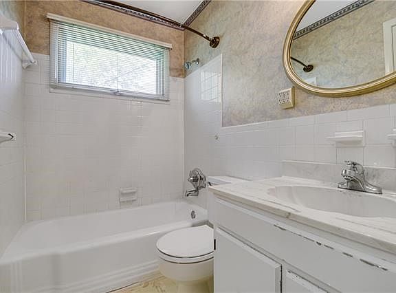4th image of 7008 Ballentine St