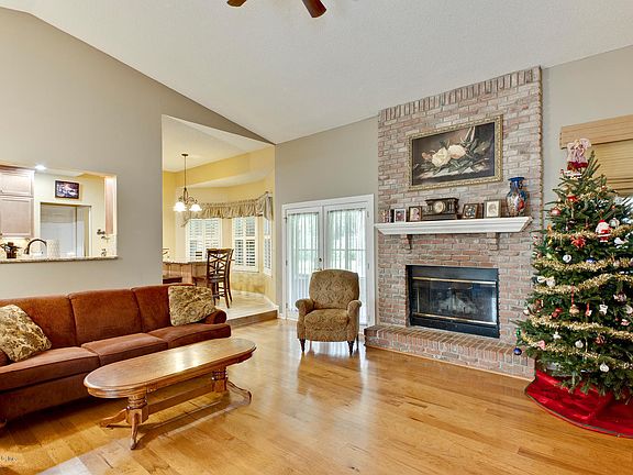 4th image of 1778 Grassington Way S