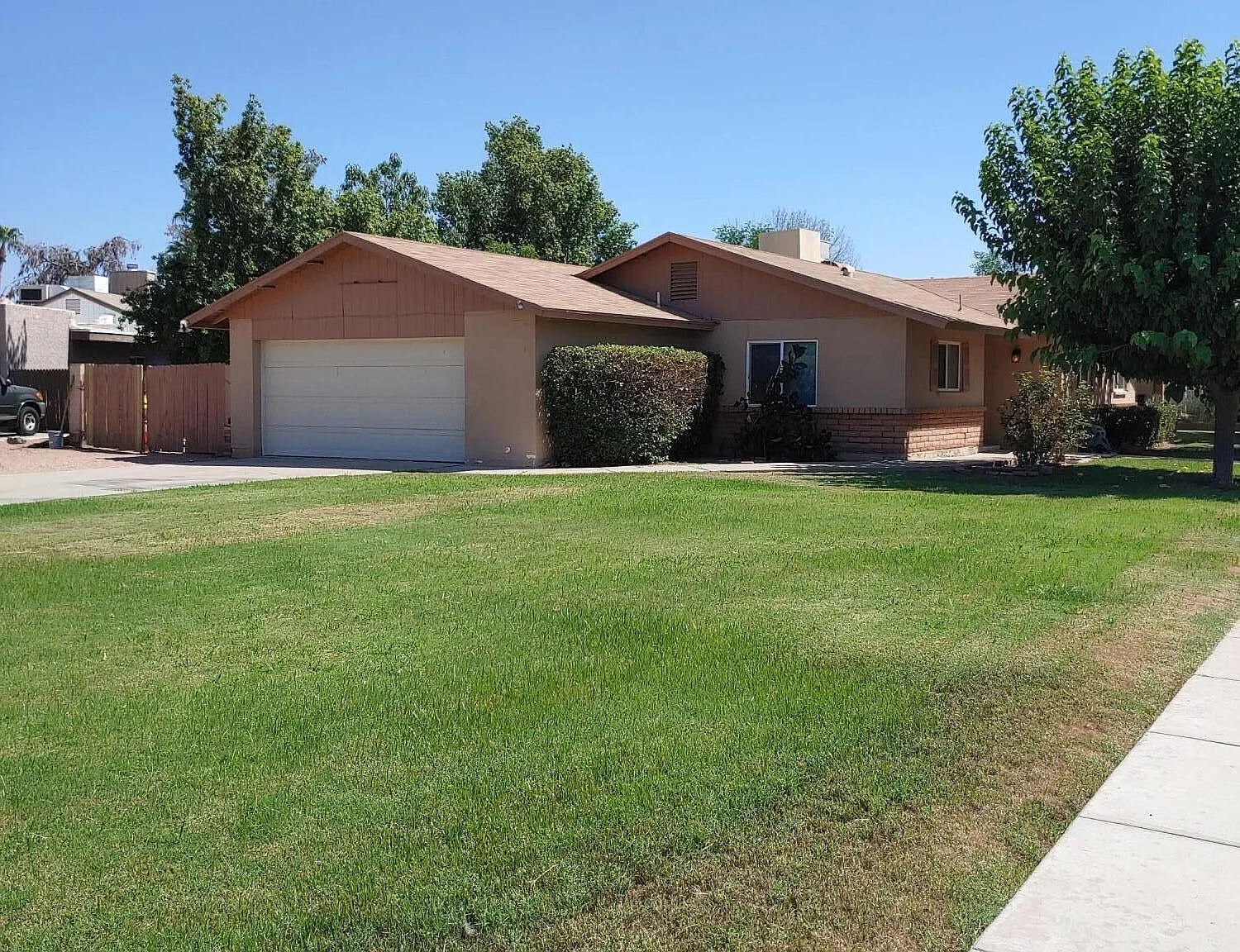 3 bed, 1285 sqft, $2,200 — Photo 1