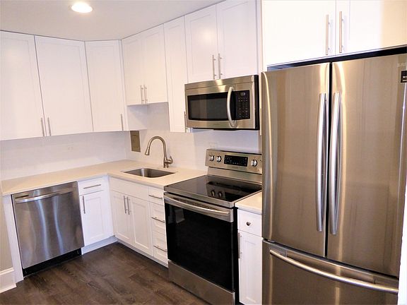 4th image of 2403 E Olive St APT 2J