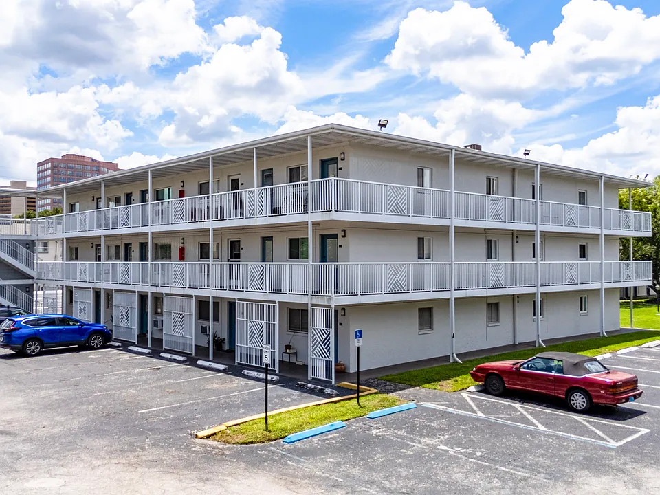 320 Lakeview St #323