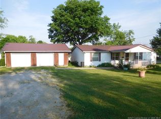 607 E Tucker St, Salem, IN 47167