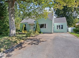 6 Grover St, East Syracuse, NY 13057