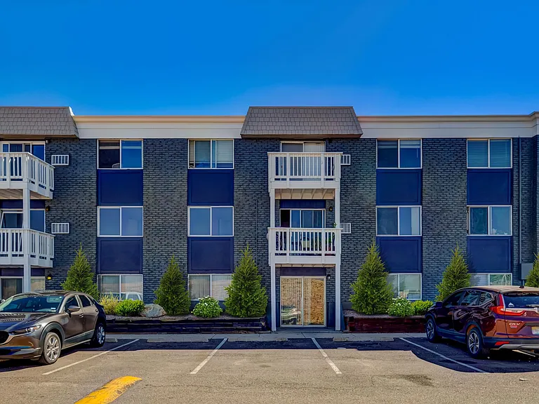 1629 E Woodmen Rd — Photo 9