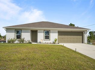 3104 42nd St SW, Lehigh Acres, FL 33976