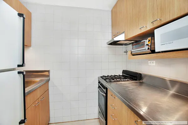 Sold by Bond New York | media 17