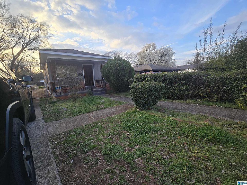 1st image of 1520 20th Pl SW