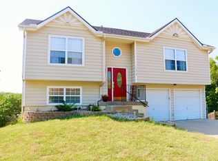 11312 N Wallace Ave, Kansas City, MO 64157