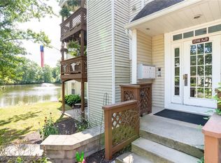 1316 Cedarwood Dr APT D3, Westlake, OH 44145