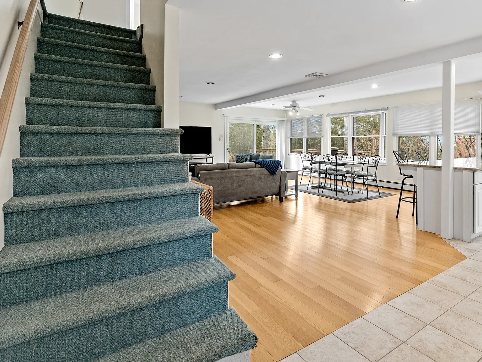 Oasis in Southampton Shores with private beach — Photo 3