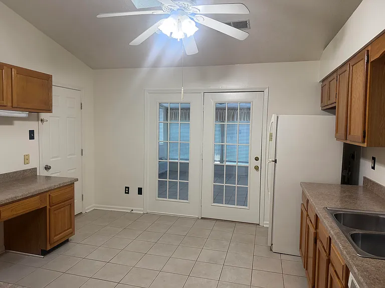 837 Ridgebrook Rd — Photo 8