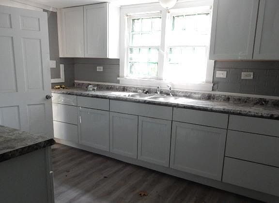 5th image of 2363 Gardner Dr